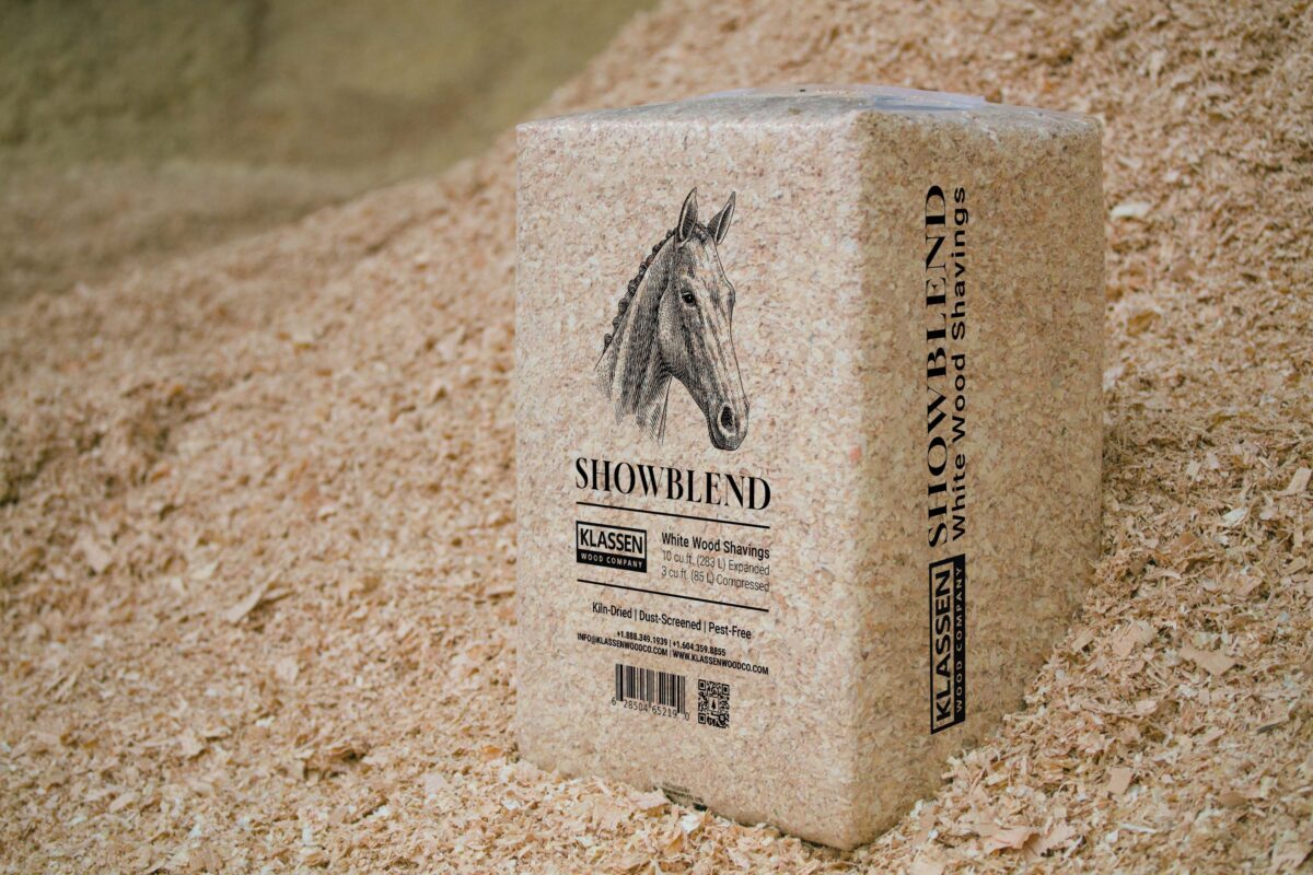 Showblend white wood shavings